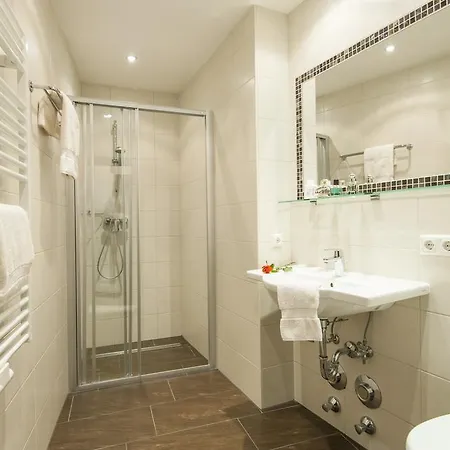 Kaiser-franz דירה *